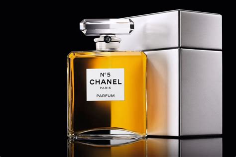 chanel profumo piu borsa omaggio|Chanel profumo catalogo.